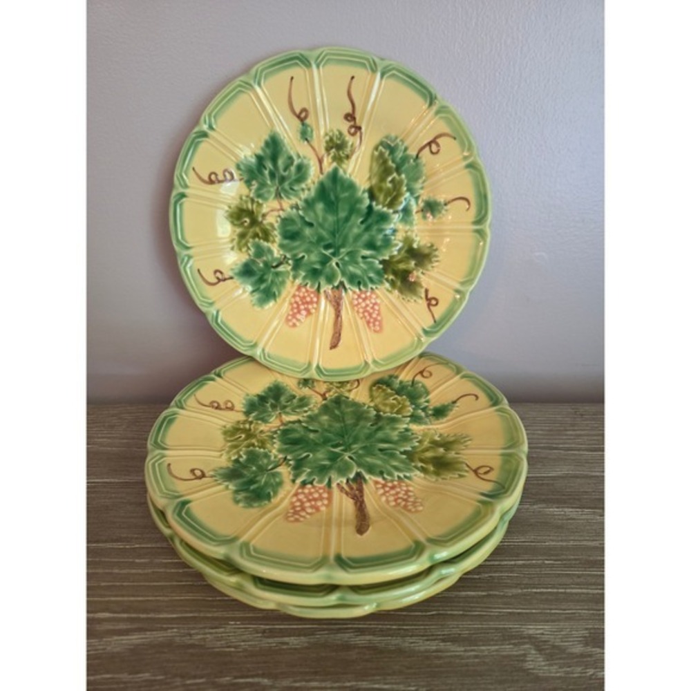 Vtg Majolica Grape Leaf 8in Plates Set of 3 by Bordallo Pinheiro Pottery
